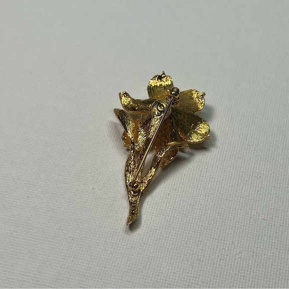 VINTAGE D'Orlan Signed Gold Tone Faux Pearl Flower Brooch - Picture 3 of 8